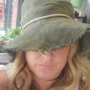 Make+Model floppy beach hat